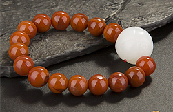 越紅的南紅瑪瑙價格越貴？