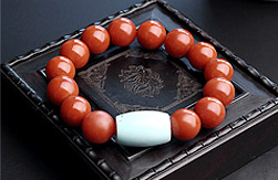 南紅瑪瑙手鏈的佩戴禁忌