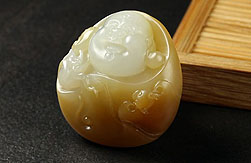 盤玩和田玉制品要凈手？