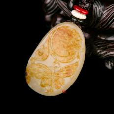 新疆和田玉紅皮白玉籽玉掛件 化蝶 14克