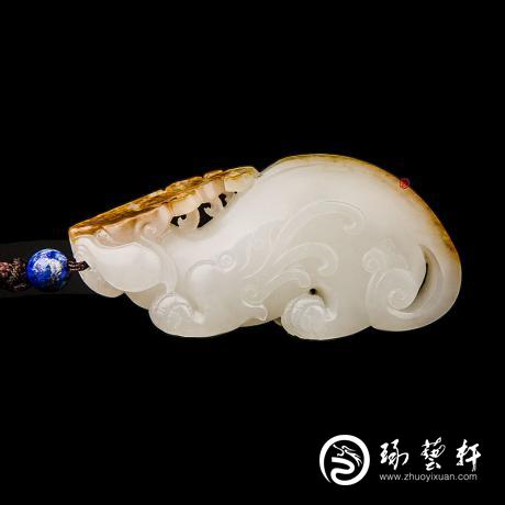 【琢藝軒】新疆和田玉紅皮白玉籽玉掛件 飛獸 27克
