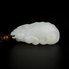 新疆和田玉黃皮羊脂白玉籽玉掛件 貔貅 24.5克