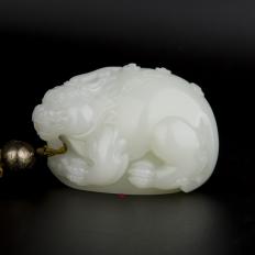穆宇靜 新疆和田玉灑金皮一級(jí)白玉籽玉把件 貔貅 145克