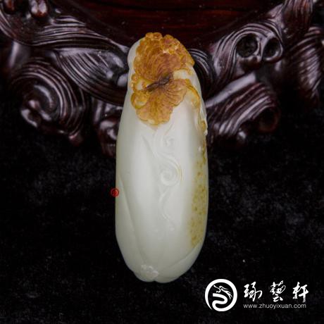 【琢藝軒】新疆和田紅皮青白玉籽玉 掛件 蝶戀果 35克