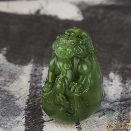 【琢藝軒】俄羅斯碧玉把件 貔貅 102克