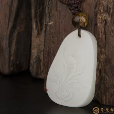 新疆和田玉白皮羊脂白玉籽玉掛件 蘭花 11.2克