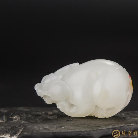【琢藝軒】新疆和田玉黃皮羊脂白玉籽玉掛件 貔貅 21克