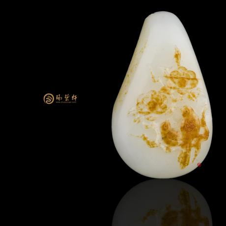 【琢藝軒】新疆和田紅皮一級白籽玉掛件 喜上眉梢 54克