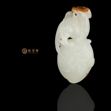 【琢藝軒】新疆和田紅沁一級白籽玉掛件 壽上加壽 15克