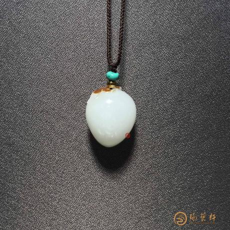 【琢藝軒】新疆和田紅皮羊脂白籽玉掛件 壽桃 13克