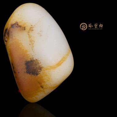 新疆和田紅沁、黃沁、黑皮一級(jí)白三色原石 159.3克