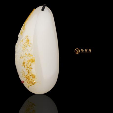 【琢藝軒】新疆和田黃皮一級白籽玉掛件 蝶戀花 14.8克