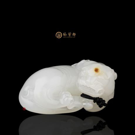 【琢藝軒】新疆和田紅沁皮羊脂白籽玉掛件 貔貅 37克