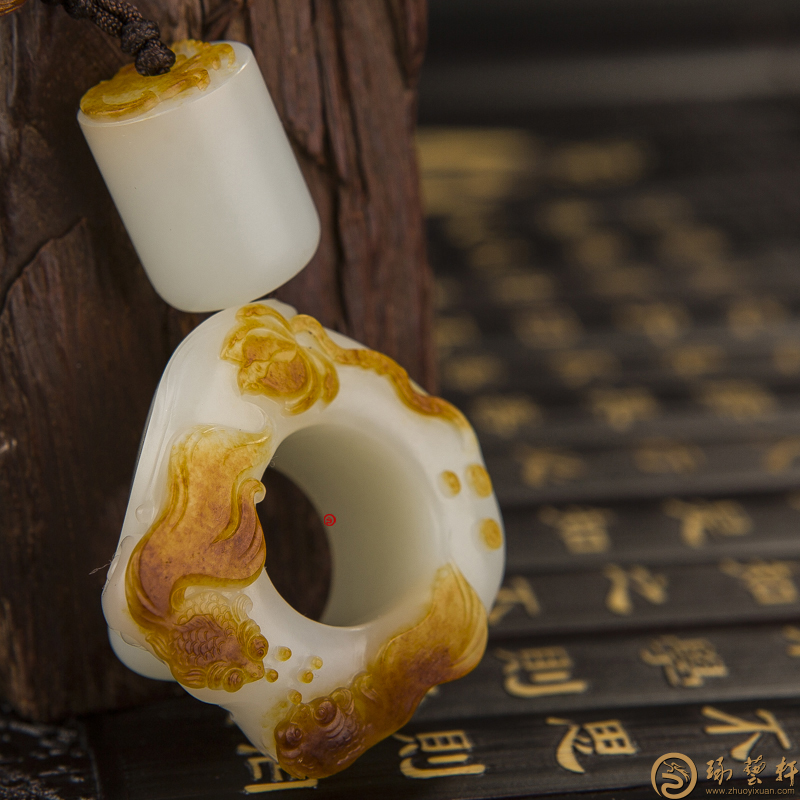 皮色籽料和光白籽你喜歡哪個(gè)？